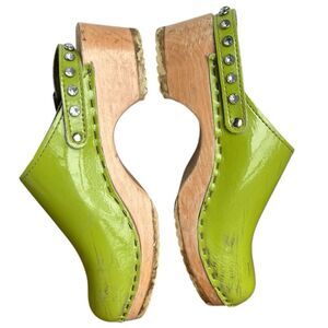 Sven Girls Green Shiny Clogs Size 34